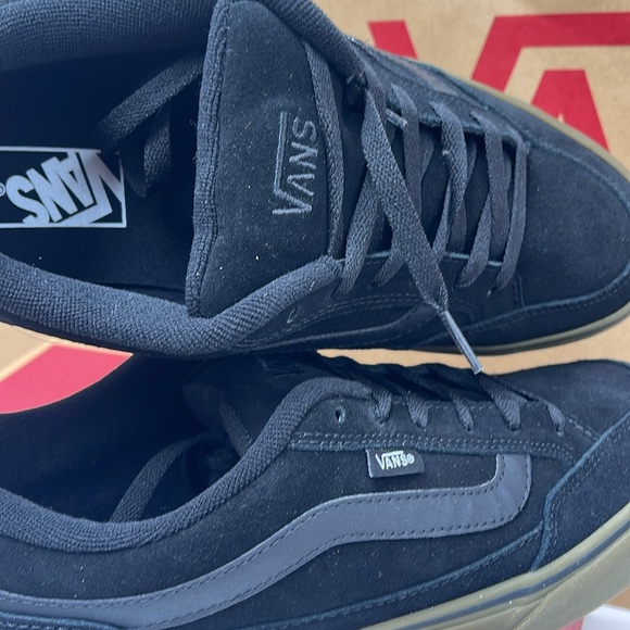 Vans Men’s Bearcat Black/Dark Gum
VN000DT239L
Sneakers - Picture 14 of 16